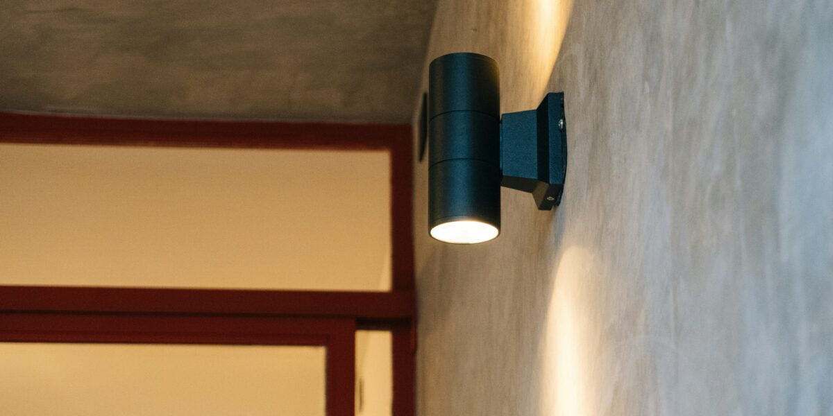 Applique smart: quali modelli scegliere per interni ed esterni