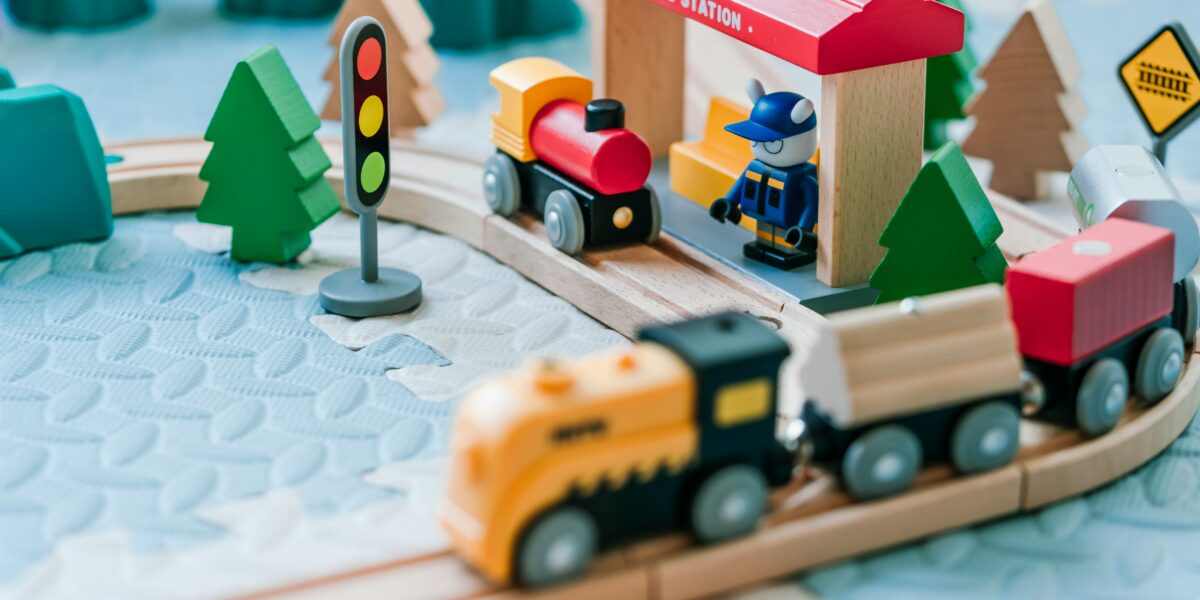 Giochi in legno e attività Montessori: creare uno spazio di scoperta in cameretta